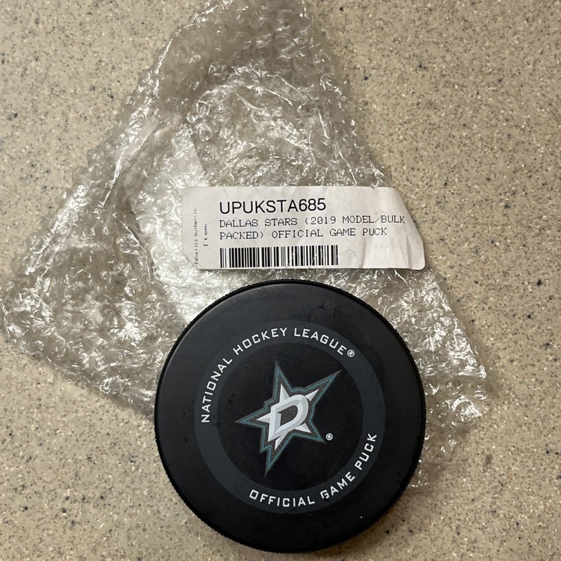 NHL DALLAS STARS OFFICIAL GAME PUCK  2019 MODEL NEW!