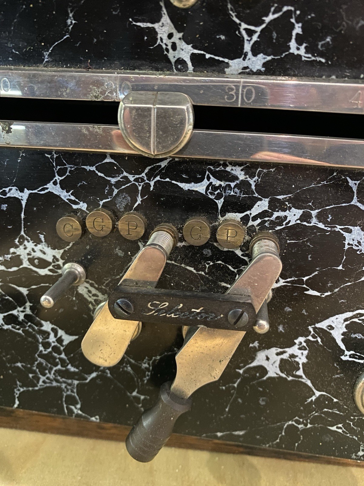 Antique Victor shock therapy device  Very good condition. As is untested.