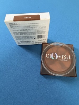 GloWish by Huda Beauty Soft Radiance Bronzing Powder 05 RICH .29oz 8g New in Box