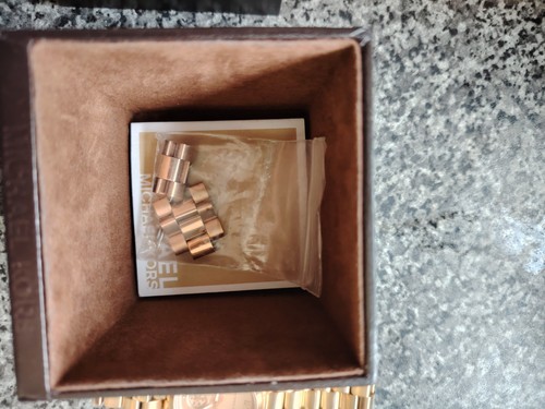 MICHAEL KORS MK-5128 Runway Chronograph Quartz Wristwatch Boxed, Spare Links. - Picture 7 of 13