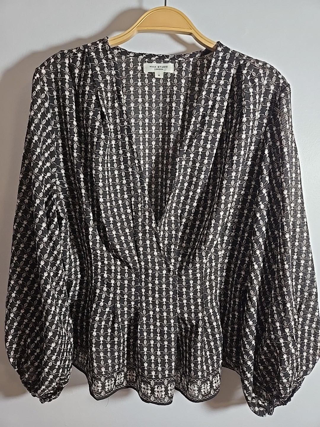 NWOT Max Studio London Chiffon Blouse Size M Balloon Sleeve