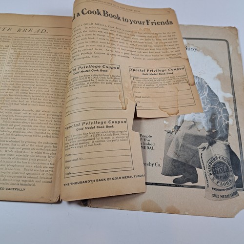 Antique GOLD MEDAL Cook Book c1904 Softcover Washburn- Crosby Co. - Picture 10 of 10