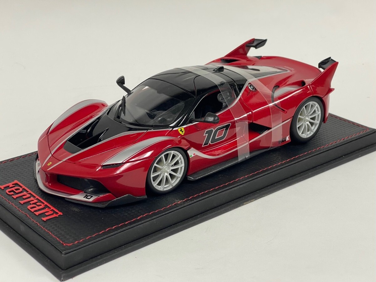 maisto Ferrari 17台セット 1/18 Maisto Special Edition Ferrari FXX-K in red on custom leather