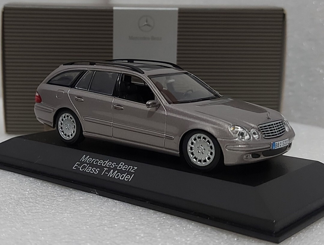 ミニチャンプス1/43 メルセデス・ベンツ Eクラス 2002年式 W211型 🇺🇦 1:43 Mercedes W211 2002 Minichamps 1/43 Melanit Black