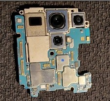 Zwei Samsung Galaxy S22 Ultra Mainboards mit Kamera-Modulen, defekt