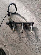 Citroen C1 Injector Rail Peugeot 107 05-14 Petrol Fuel Toyota Aygo 3x Injectors