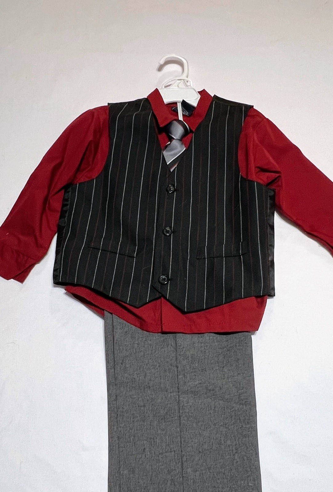 Izod Boys Dress Suit  Size 5 Pinstripes Charcoal And Red