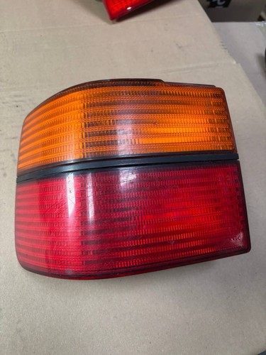 VW Vento Rücklicht Original 1H5 945 111 B Links Außen Rot Orange