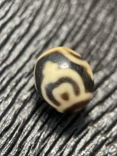Tibetan Old Agate Ball Dzi Bead Amulet “Lotus Vase” Motif • Tak Lok •