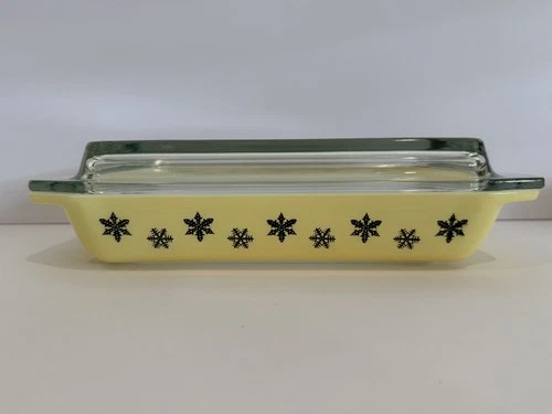Vintage Pyrex Gaiety Yellow Baking Dish