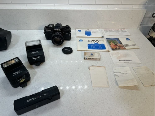 Minolta X-700 Perfect Working Condition With 50mm 1:2 Lense And 2 Auto 280px Lig