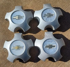 Chevrolet Equinox center cap set of 4, 2005- 2006, p/n 9595565 S3