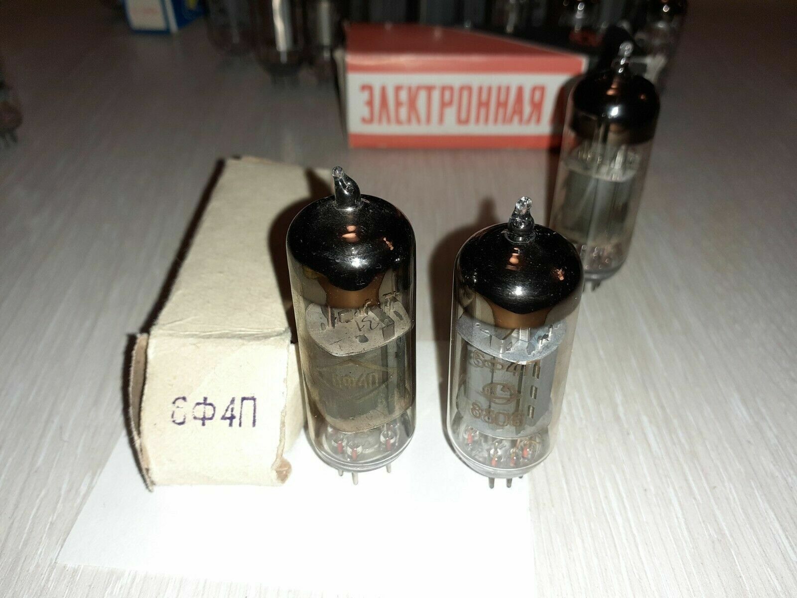 24+ sound vacuum tubes / valves: ECL82, ECL84, ECL85, EL82, EL83, EL84 ...