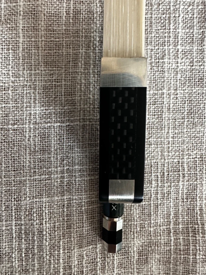 Arco de violonchelo de fibra de carbono CodaBow Diamond SX Foto 4 de 4