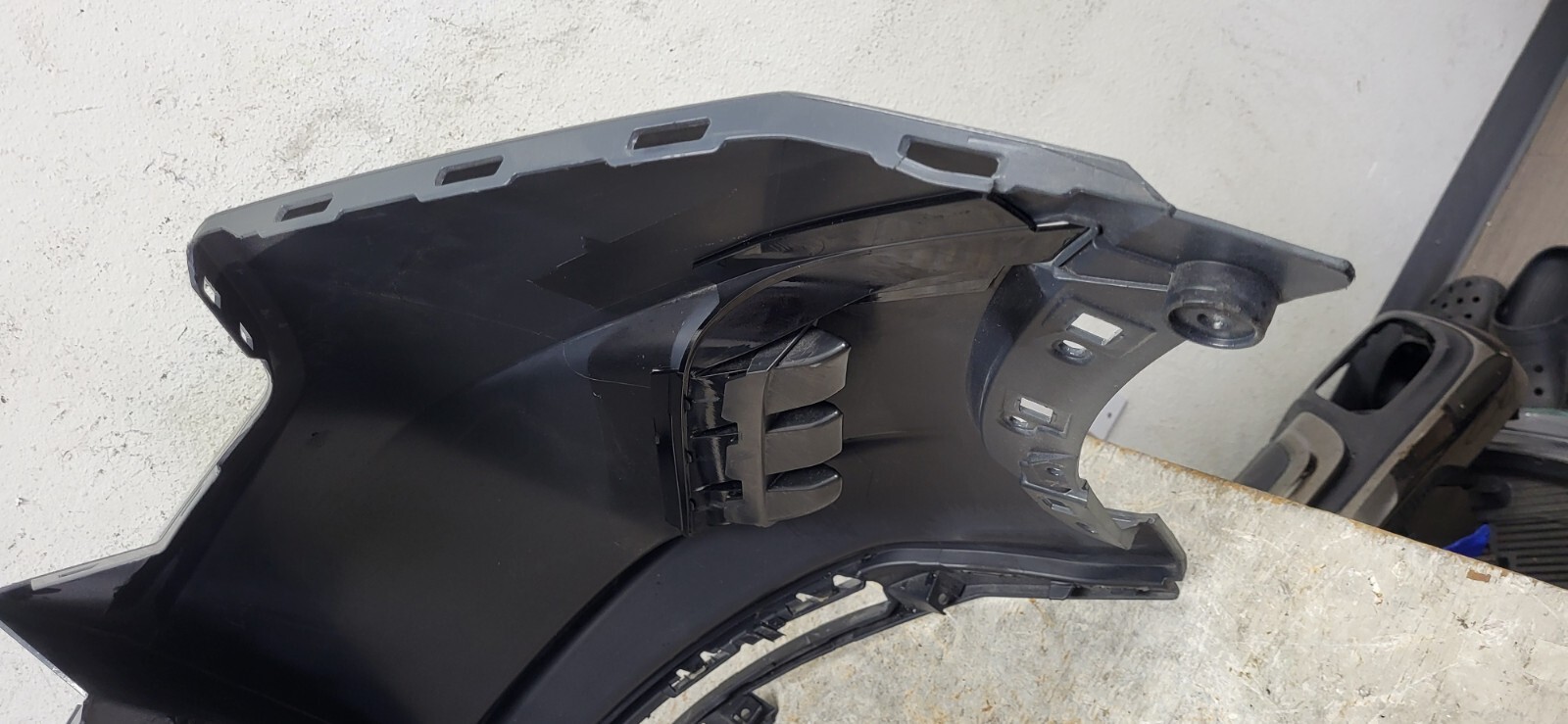 2019-2023 LAMBORGHINI URUS REAR BUMPER OEM USED *DC7020