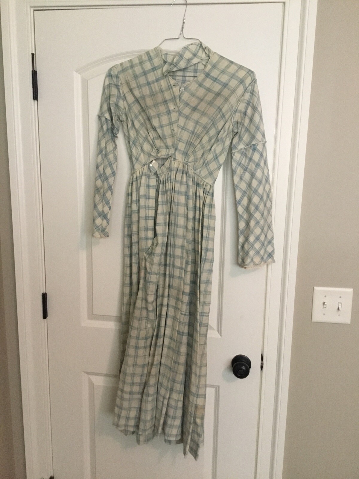 Picture 1 of 10