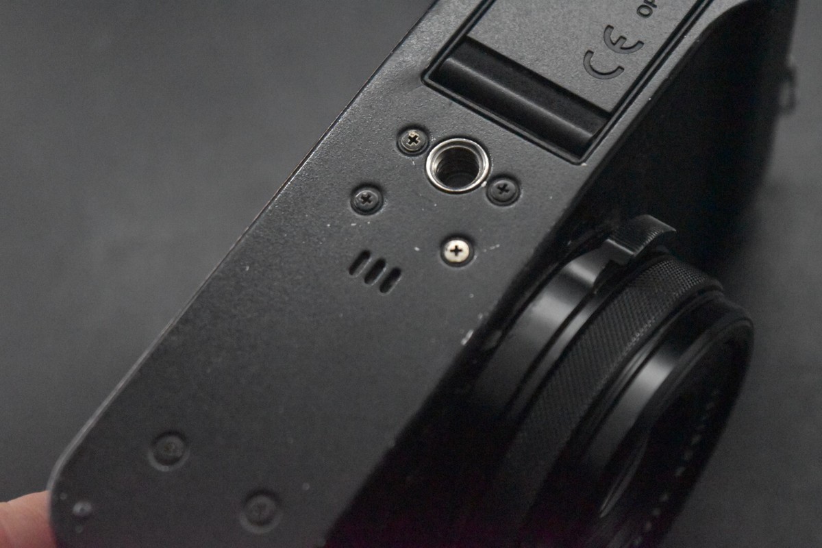 1 Yr warranty] Fujifilm X100F 24.3MP Digital Camera Black