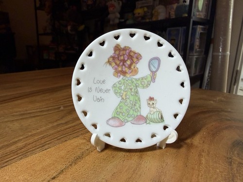 Precious Moments Vintage Mini Plate Enesco Ceramic w/Stand Love Is Never Vain