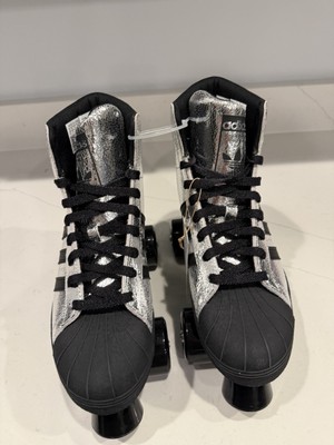 NWT Adidas Originals Superstar 82 Roller Skates in a 