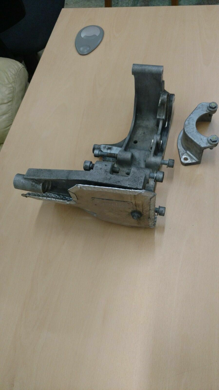 LAMBORGHINI MURCIELAGO LP640 AC COMPRESSOR MOUNTING BRACKET OEM 07M145169D
