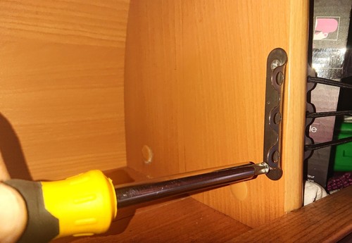 NUEVO SISTEMA DE SEGURIDAD ELÁSTICO ARMARIO SUPERIOR JUMBO AUTOCARAVANA JUMBO - Imagen 4 de 10