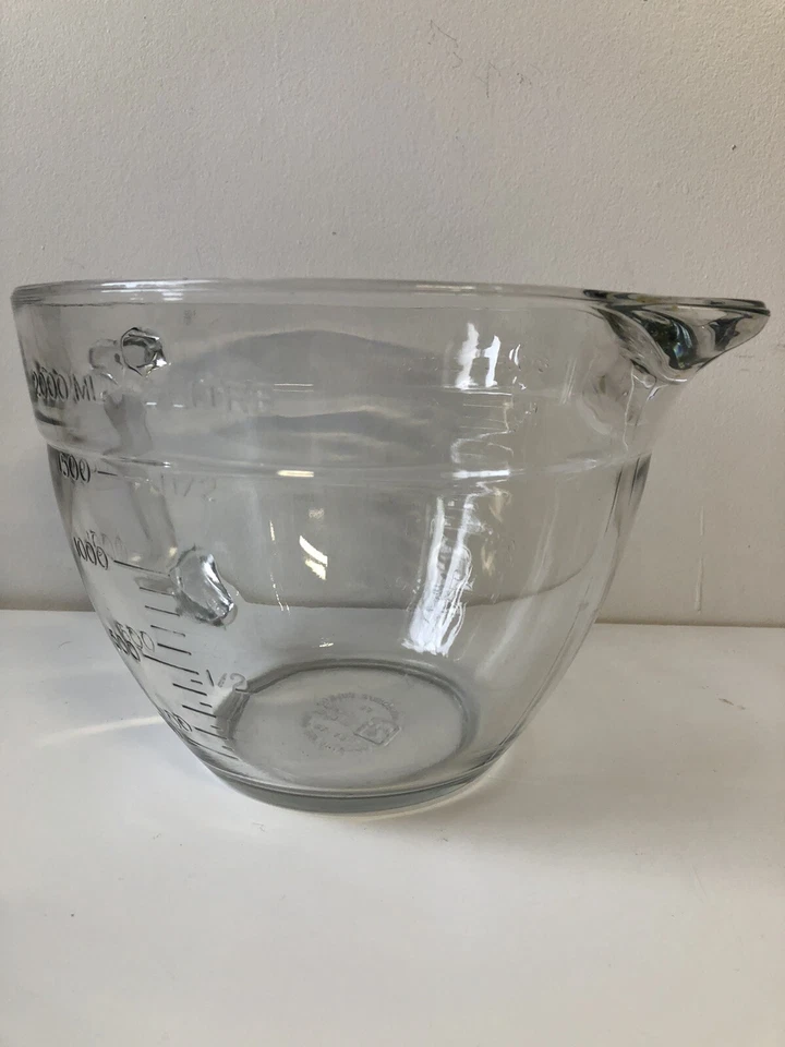 Anchor Hocking Made In USA Microwave Safe Glass Mixing Batter Bowl 2Qt8Cup Clear - Image 3 of 4