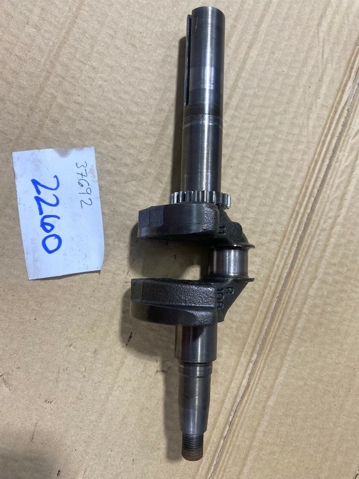 6.5 Tecumseh Toro Recycler Engine Part Crankshaft 37692 (#2260) - Image 2 of 2
