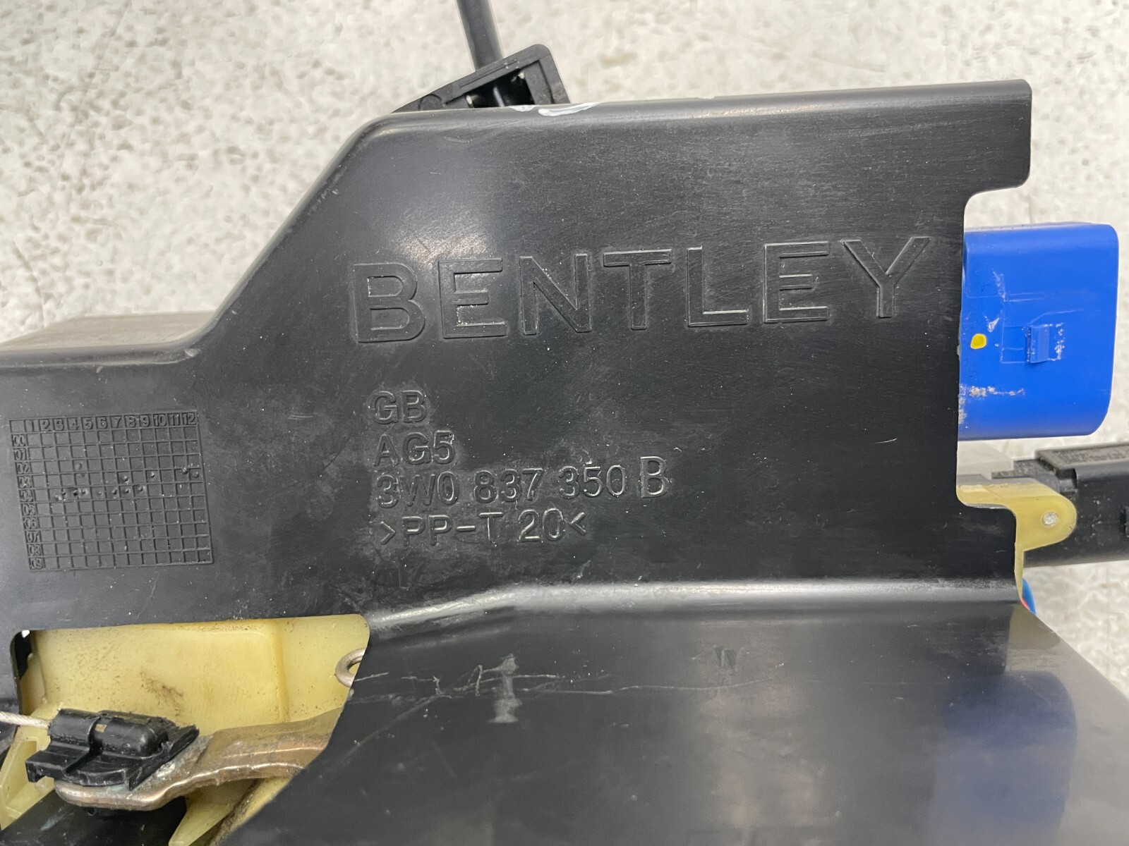 2003-2007 Bentley Continental GT Front Right Door Lock Latch Actuator 1577 OEM