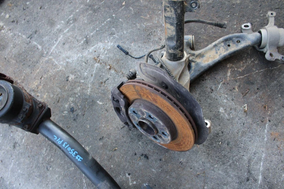 Conjunto de rodilla MINI COOPER 2014-2017 conductor izquierdo sin control dinámico de amortiguación Foto 3 de 4