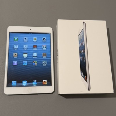 Apple iPad mini 1st Generation - Rare iOS 6.1.3, 16GB White/Silver
