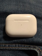 Apple AirPods Pro 2nd Gen USB-C MagSafe Case - Used Good Condition w/ Earbuds