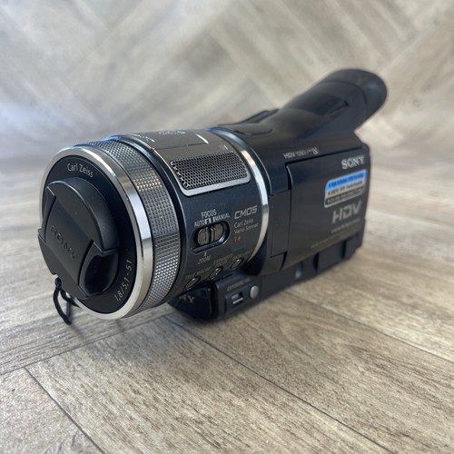 Sony Handycam HDRHC1E HDV 1080i Mini DV Carl Zeiss Lens 2x Batteries eBay