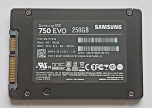 250 GB SATA III Samsung SSD 750 EVO MZ-750250 2D-NAND TLC 2.5" intern Festplatte