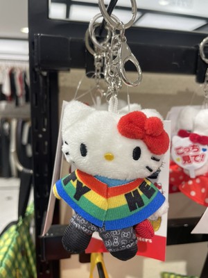 HELLO KITTY  SANRIO X Lowrys Farm %me - Plush Doll Cute Kawaii With Keychain