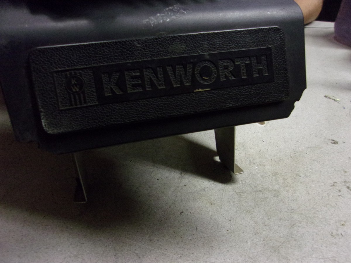 Panasonic CQ-CP137U Kenworth In-Dash Radio Assembly K183-122 S11