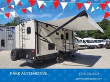 Beige Starcraft RV Super Lite Maxx