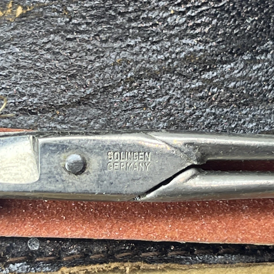 Kit de viaje de manicura de uñas vintage de cuero marrón de 7 piezas hecho en estuche de Alemania Occidental Foto 4 de 4