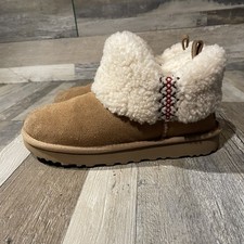 UGG Women's US 7 Chestnut Ultra Mini Braid Genuine Shearling Bootie