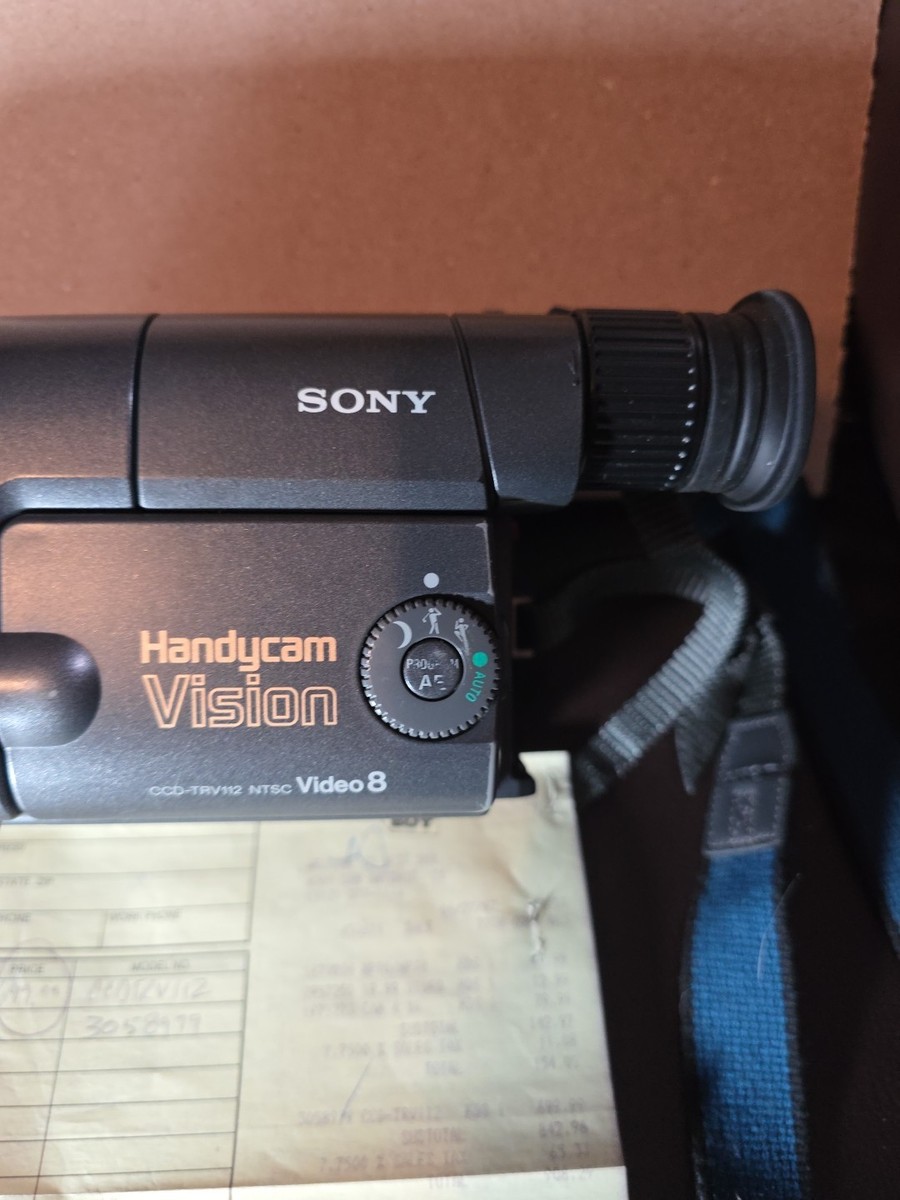 Vintage Sony CCD-TRV12 Handycam 8mm Camcorder SteadyShot 26X Zoom