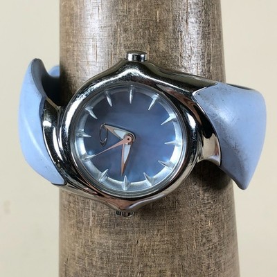 2*a様 oakley crush 2.5 腕時計 電池交換済み Vintage Oakley Crush 2.5 Women Sport Blue MOP Rubber Quartz 38mm