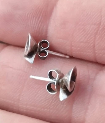 BOUCLES D'OREILLES ANCIENNES EN ARGENT MASSIF - Photo 1/4