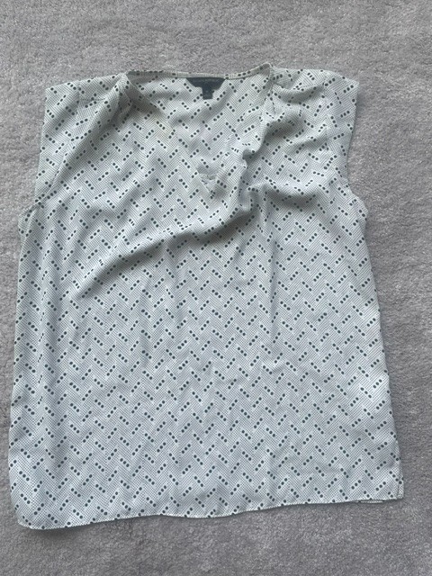 Gently worn Banana Republic size M black and white tunic top blouse sleeveless