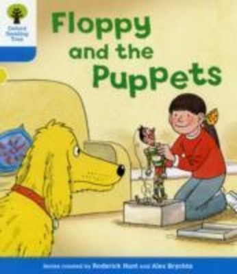 Oxford Reading Tree: Level 3: Decode and Develop: Floppy and the Puppets | Buch