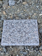 Granitsockel Sockel  Natutstein Grablampe Grableuchte Lampensockel Granit
