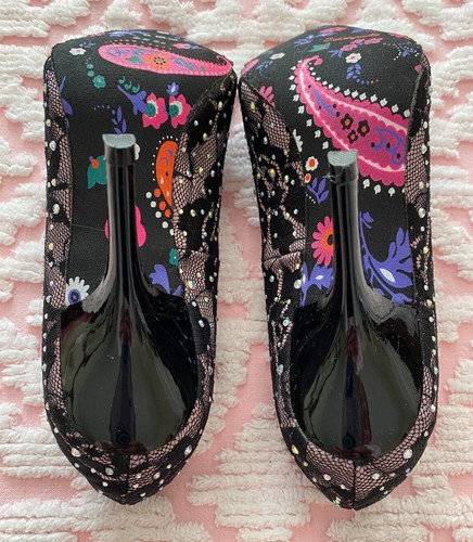 WOMENS BETSY JOHNSON BETSEYVILLE BLACK LACE HEELS PUMPS SHOES SANDALS SZ 6M - Picture 5 of 6