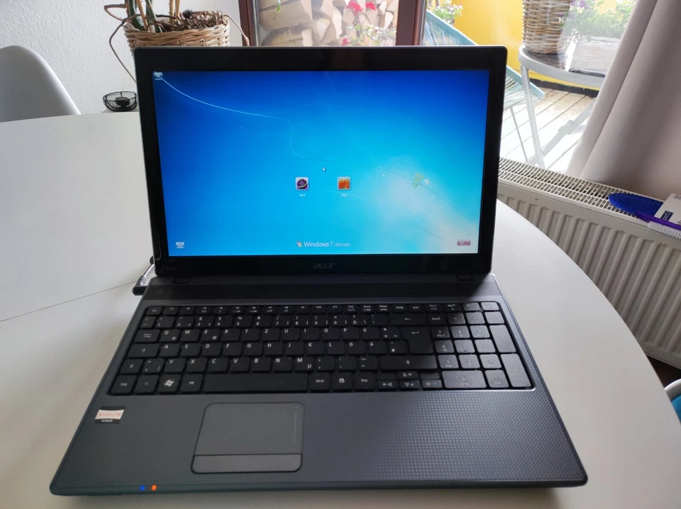 Acer Laptop Aspire 5250 Model No. P5WE6 - Bild 3 von 4