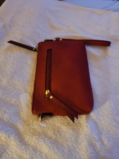 Wristlet w/ crossbody strap red