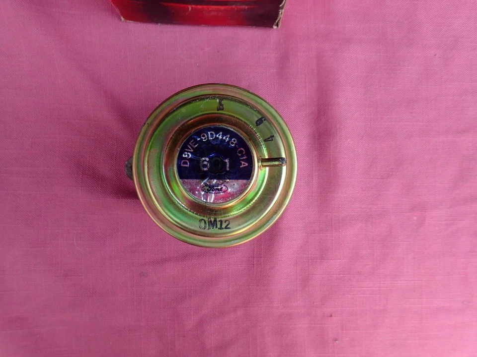 1978 年福特、水星、林肯 EGR 阀,全新无标签! D8VY-9D448-C 460 cid 保修和延长保修 — 第 2/4 张图片