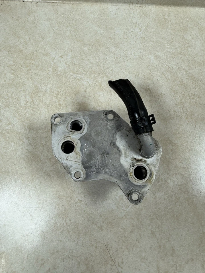 Оригинальный масляный радиатор двигателя Volkswagen VW Eos 07-15 Golf Jetta GTI Passat 06D117021C - Изображение 2 из 4