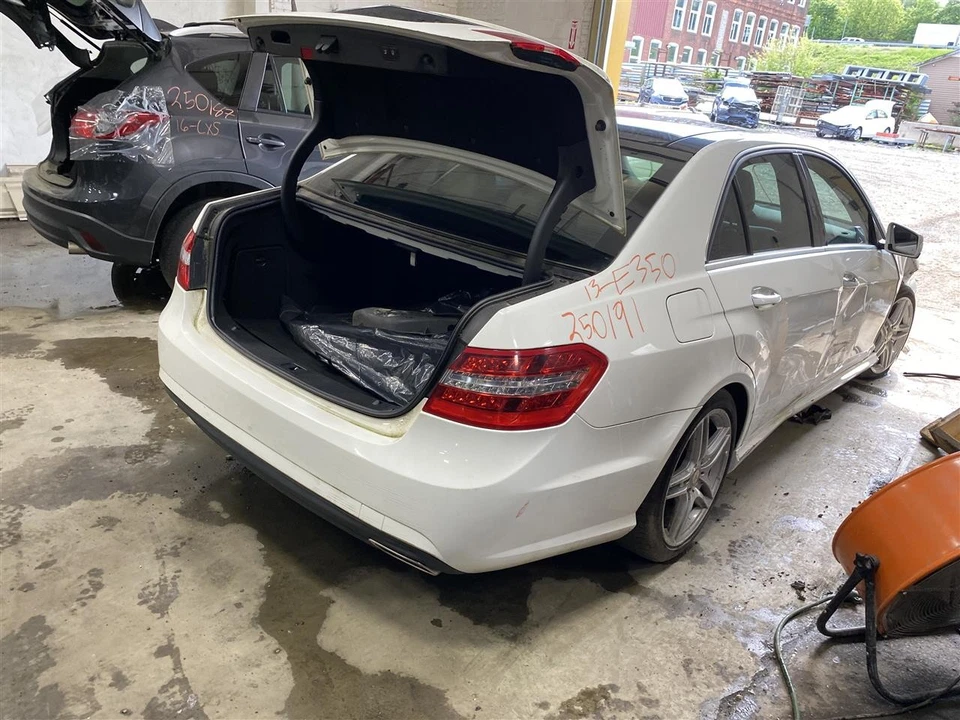 GLOVE BOX DOOR Mercedes-Benz E300 E350 E400 E550 E63 2013 13 1398745 Foto 4 de 4